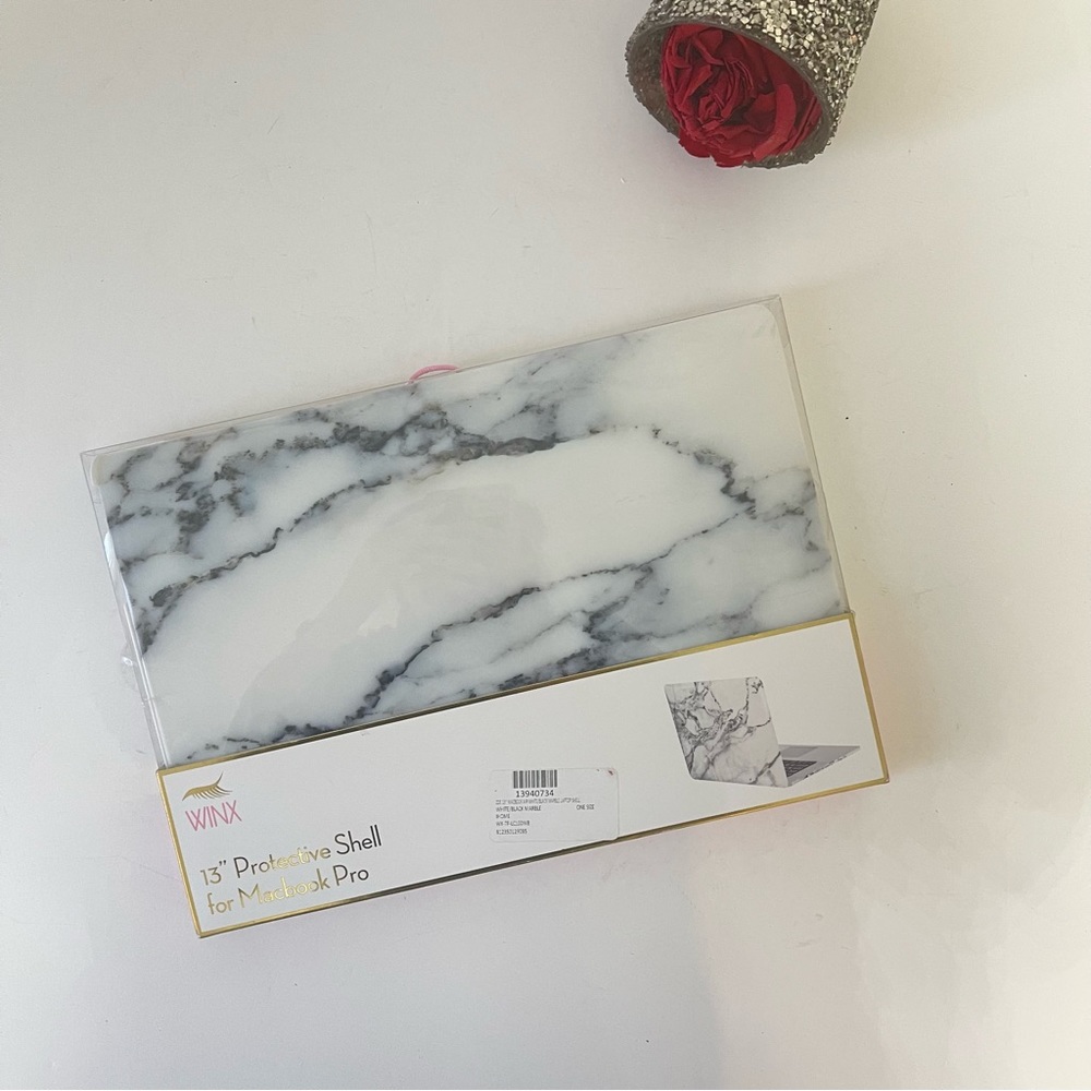 iHome Zoe 13” MacBook Pro White & Black Marble Laptop Cover - New! Reemoly